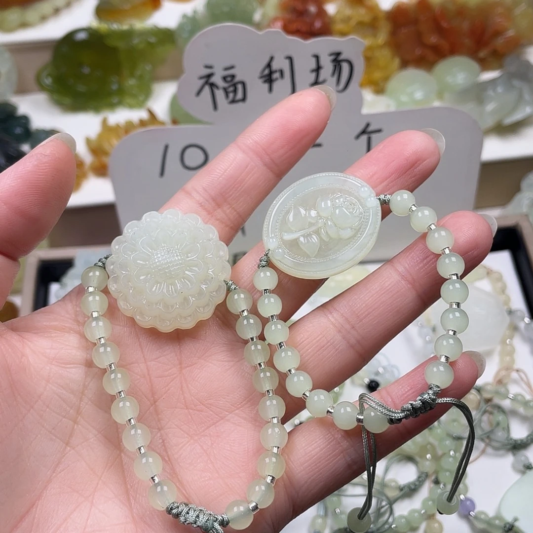 蛇纹石玉未镶嵌颈饰