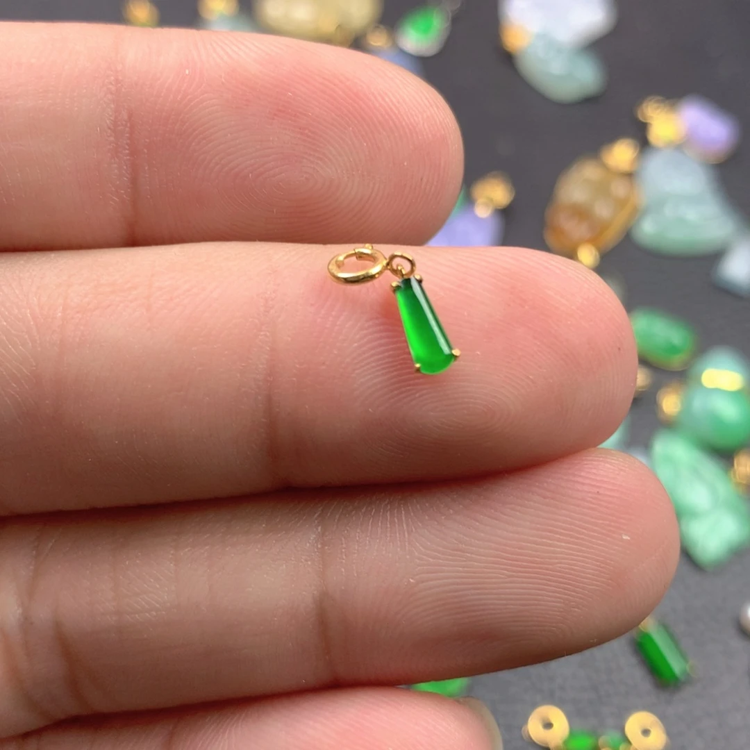 【闪购商品】颈饰18K金镶嵌翡翠翡翠