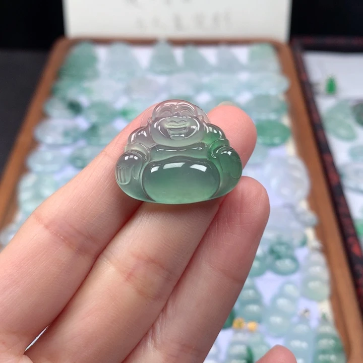 颈饰未镶嵌翡翠冰种晴底佛公