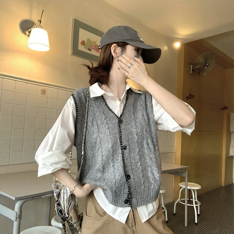 灰色v领针织马甲开衫女2025年新款时尚洋气宽松显瘦无袖毛衣背心