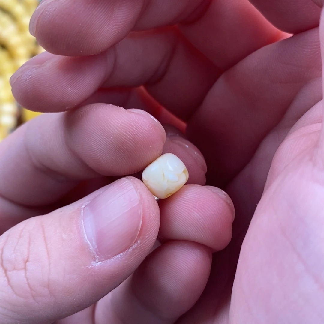 纳***开蜜蜡未镶嵌裸石配饰