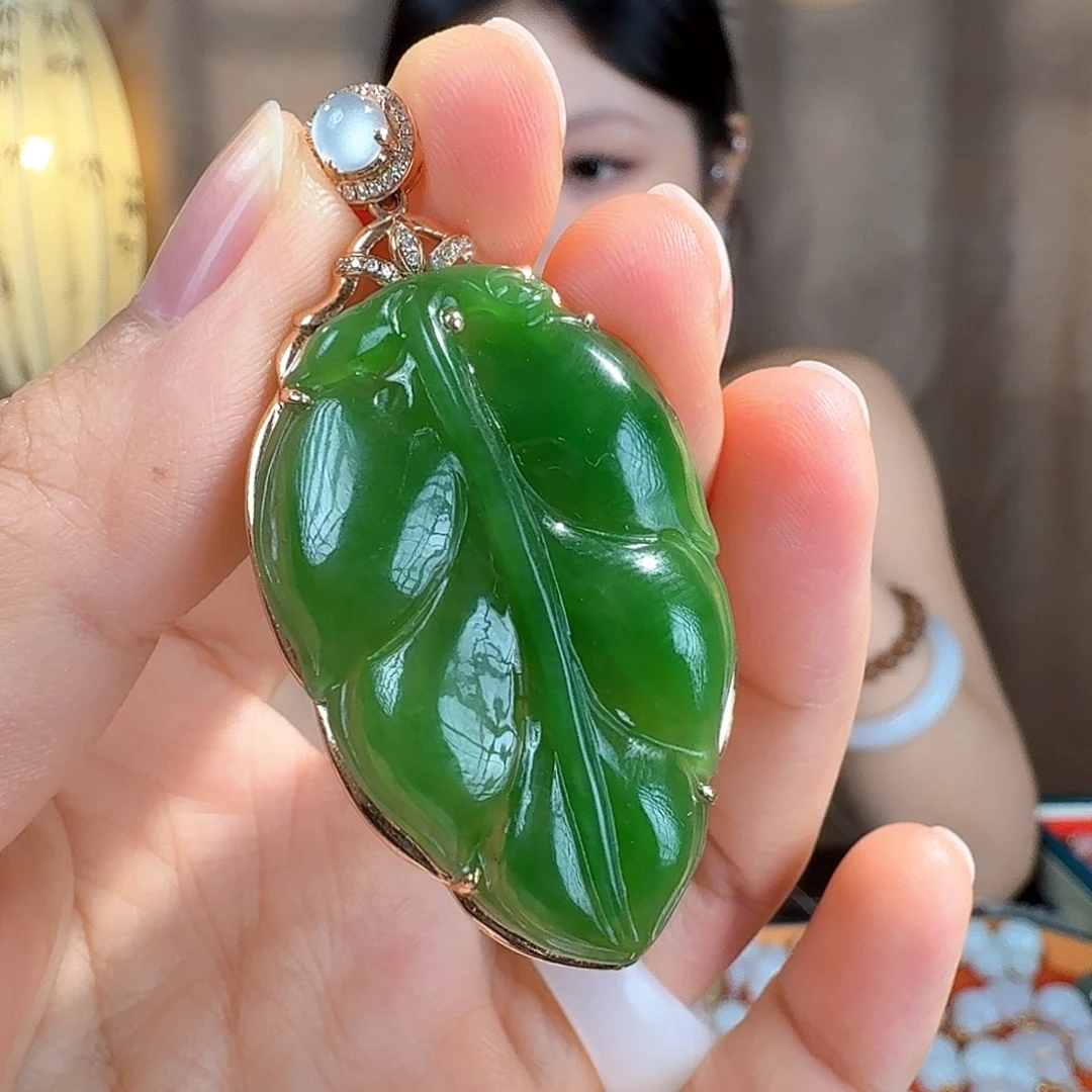 和田玉18K金镶嵌颈饰