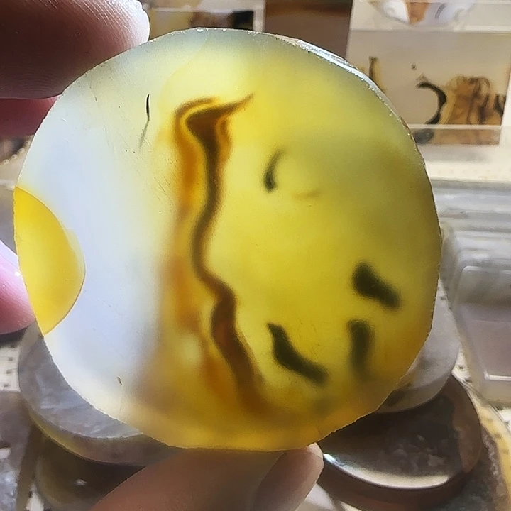 玛瑙/玉髓未镶嵌珠宝奇石