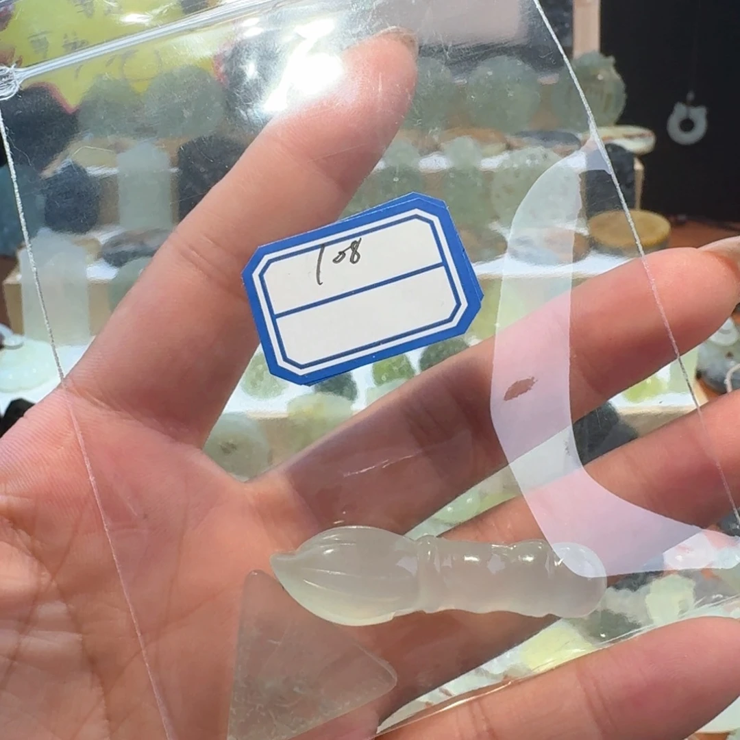 岫玉未镶嵌颈饰R****秋精美礼品