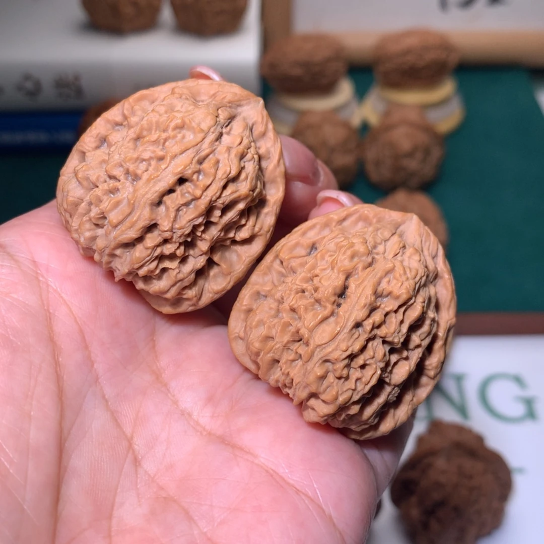 文玩核桃把件南疆石