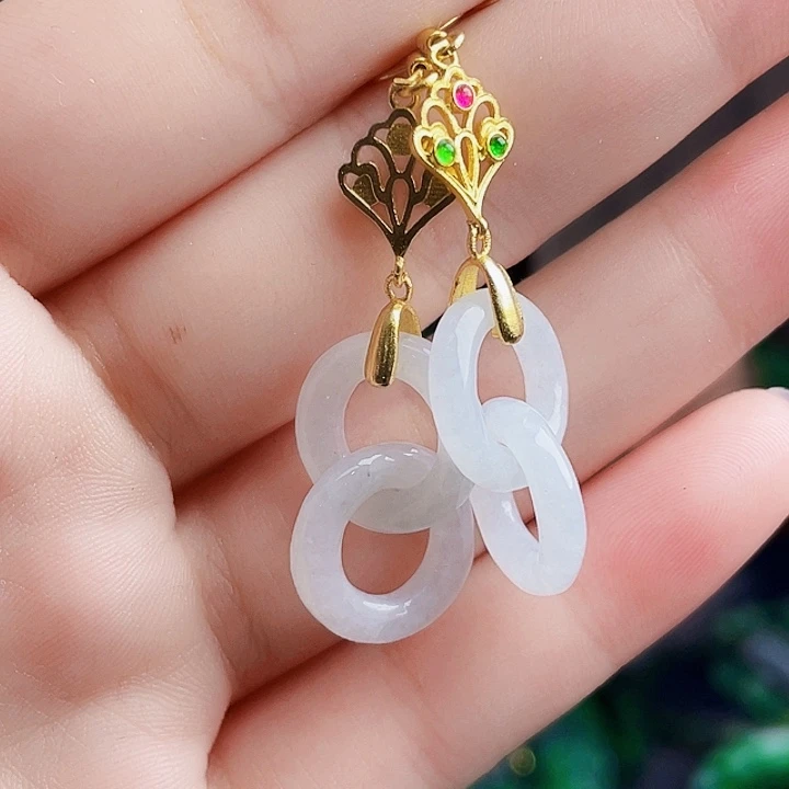 翡翠未镶嵌颈饰多样性