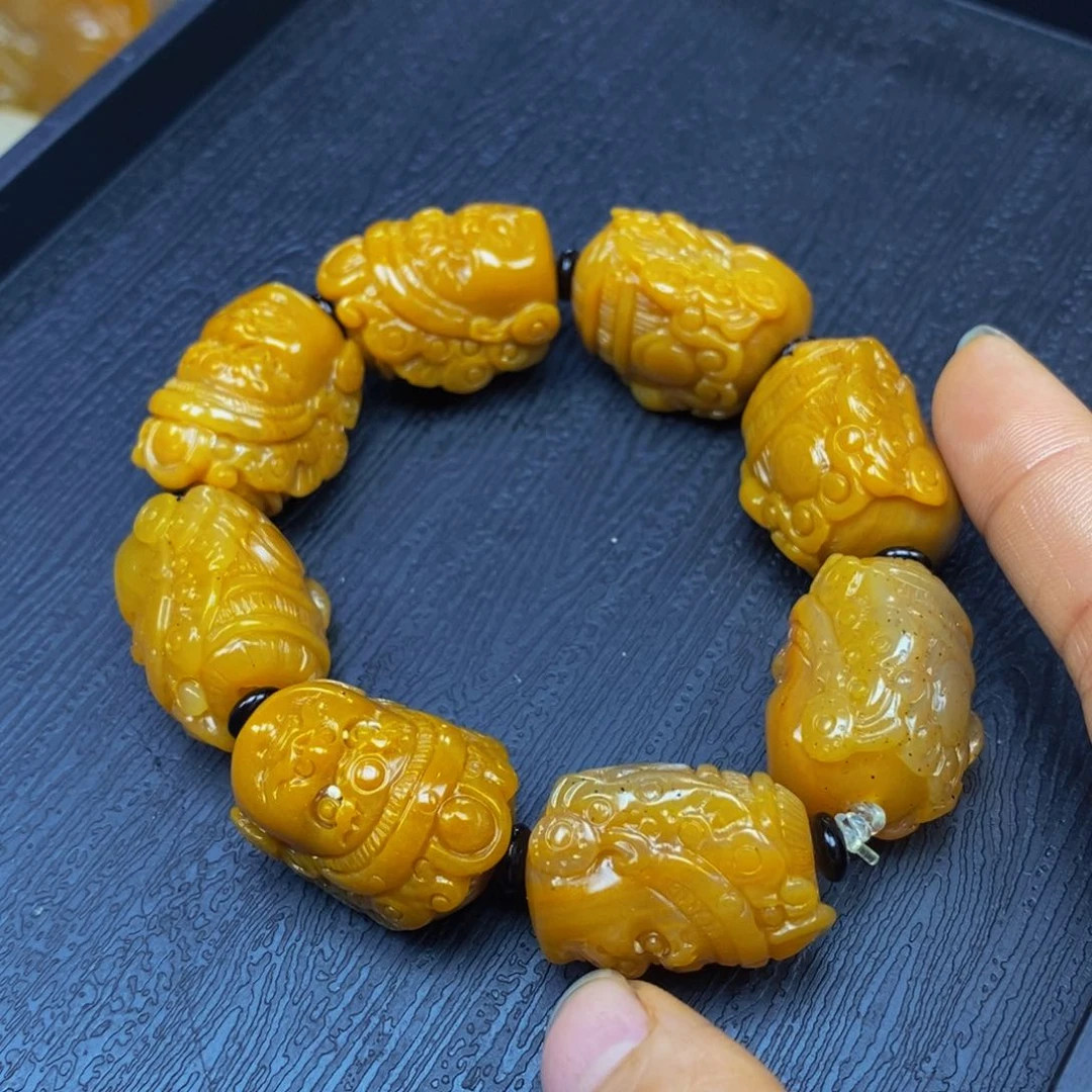 未镶嵌石英质玉（黄龙玉）颈饰