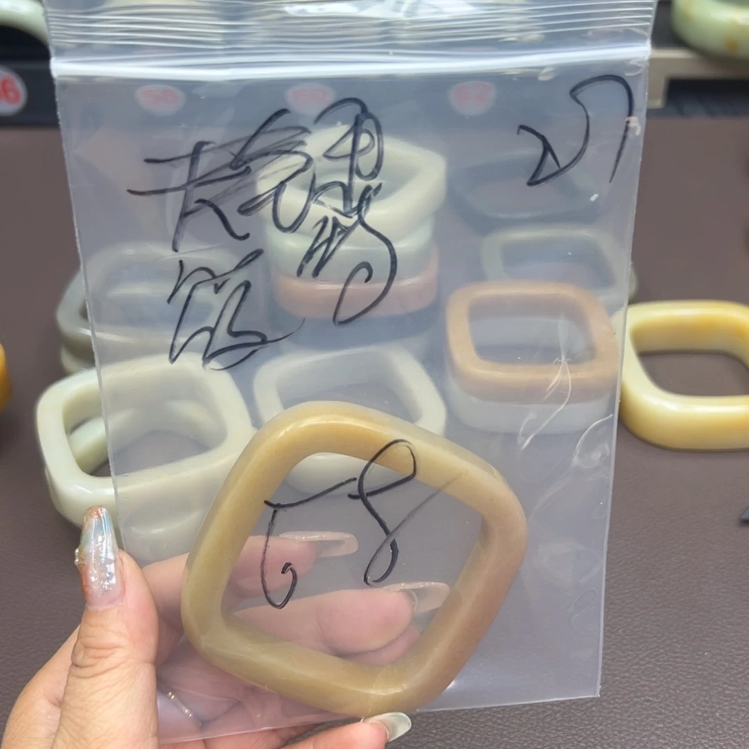 石英质玉手镯未镶嵌?**?