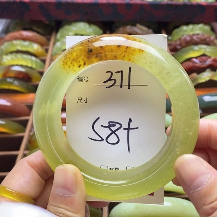 蛇纹石玉未镶嵌手链