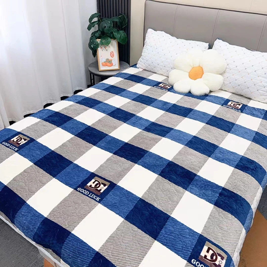 2025秋冬牛奶绒床盖直边大床榻榻米三层加厚防滑