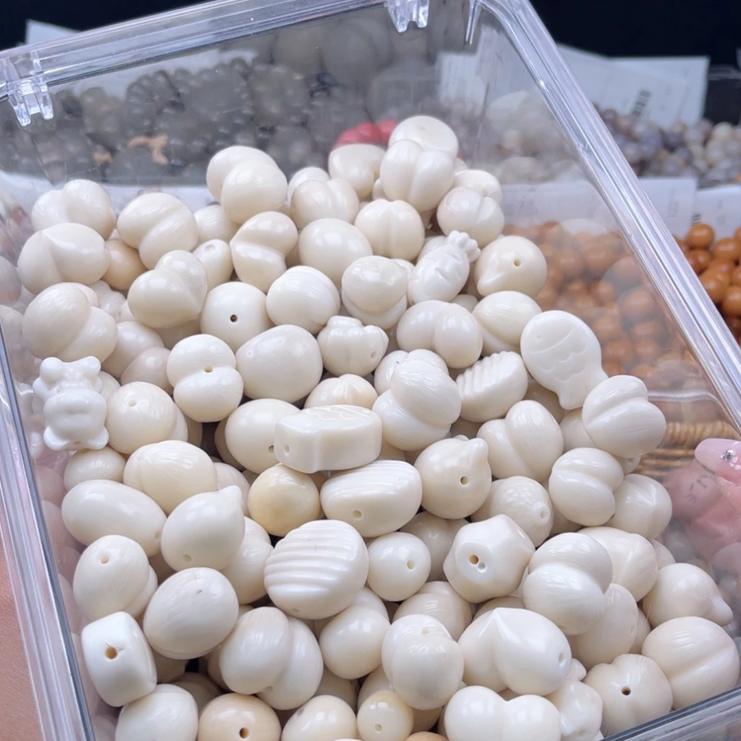 白玉菩提吊坠f瑕20-25mm5颗。象牙果