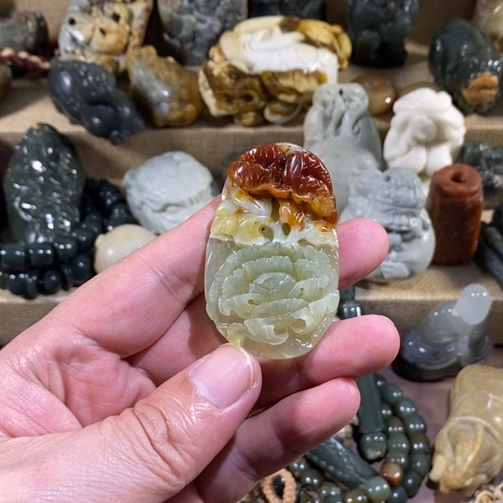 透闪石质玉未镶嵌把件