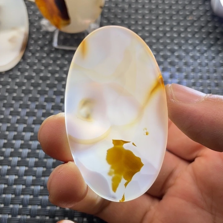 未镶嵌颈饰玛瑙/玉髓中**眼