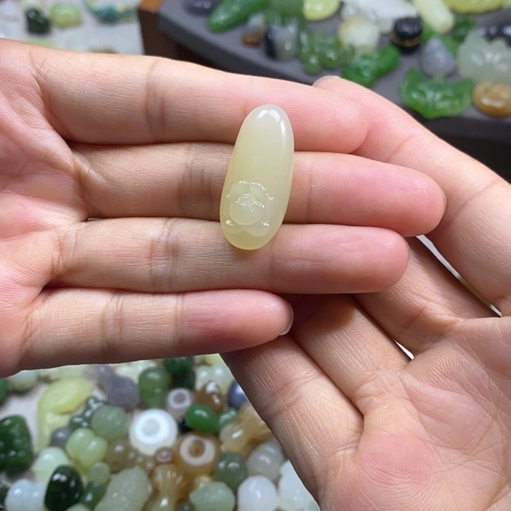未镶嵌和田玉挂件