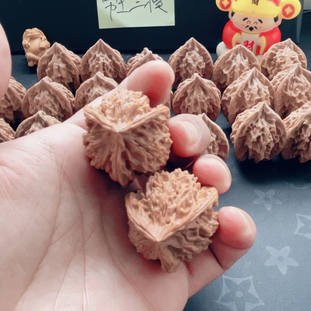 天***鉴吊坠文玩核桃盘山三棱正奔3.8尺寸4.9高全品已打底有色差