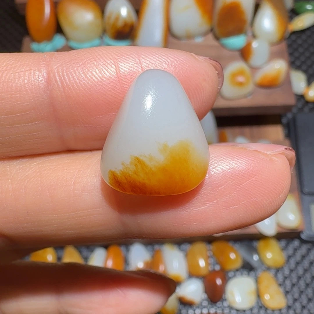 和田玉（糖玉）颈饰未镶嵌