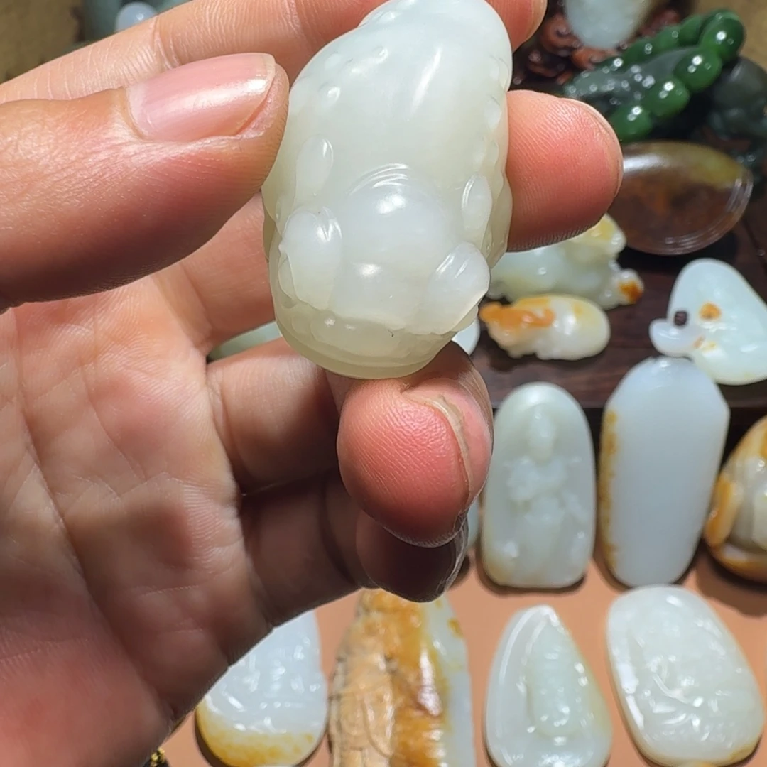 和田玉（子料）未镶嵌颈饰金蟾