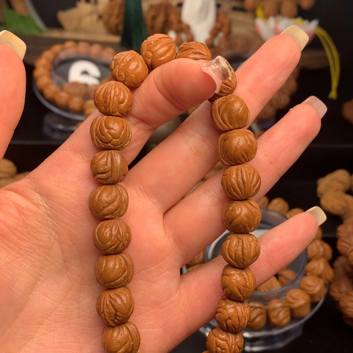 桃核吊坠野生玉龙脊手持1.2+尺寸