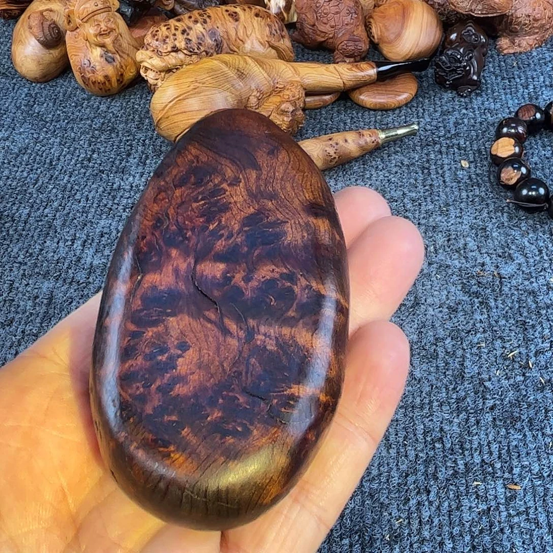 崖柏太行崖柏雷击木，黑金榴花