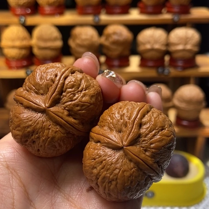 吊坠文玩核桃脑纹三棱37