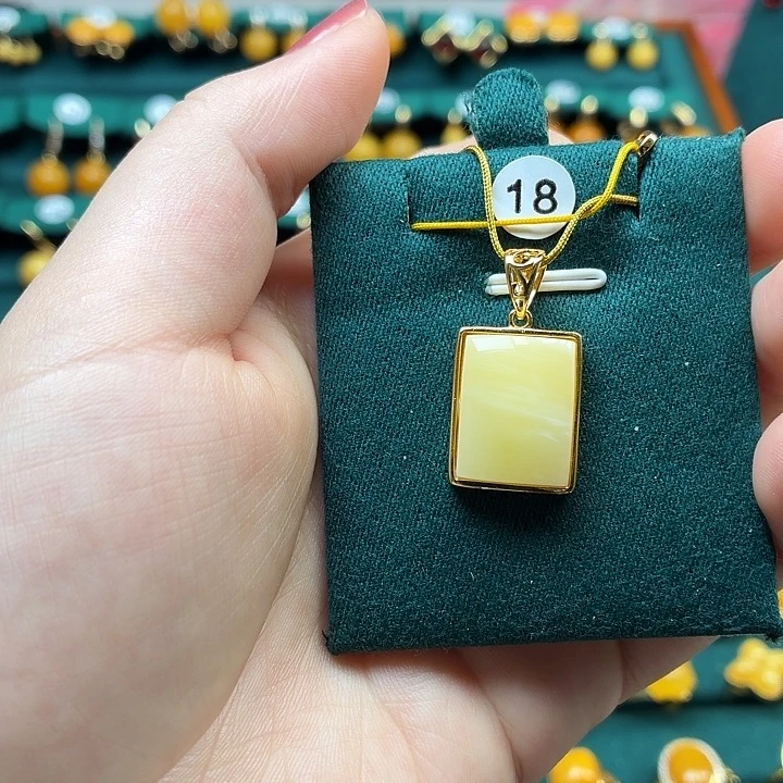 琥珀银S925镶嵌颈饰