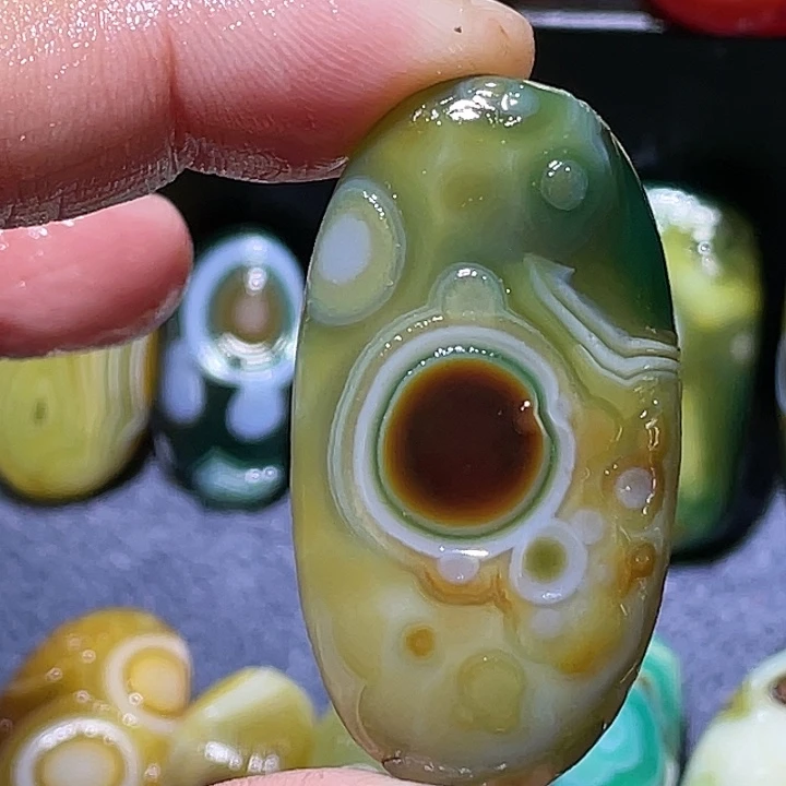 玛瑙/玉髓未镶嵌珠宝奇石