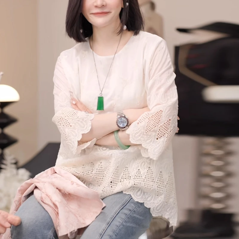 女士蕾丝衬衫秋季2025新款时尚洋气减龄设计感镂空独特别致上衣