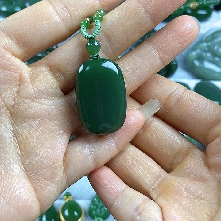 吊坠(不含链)未镶嵌和田玉（碧玉）