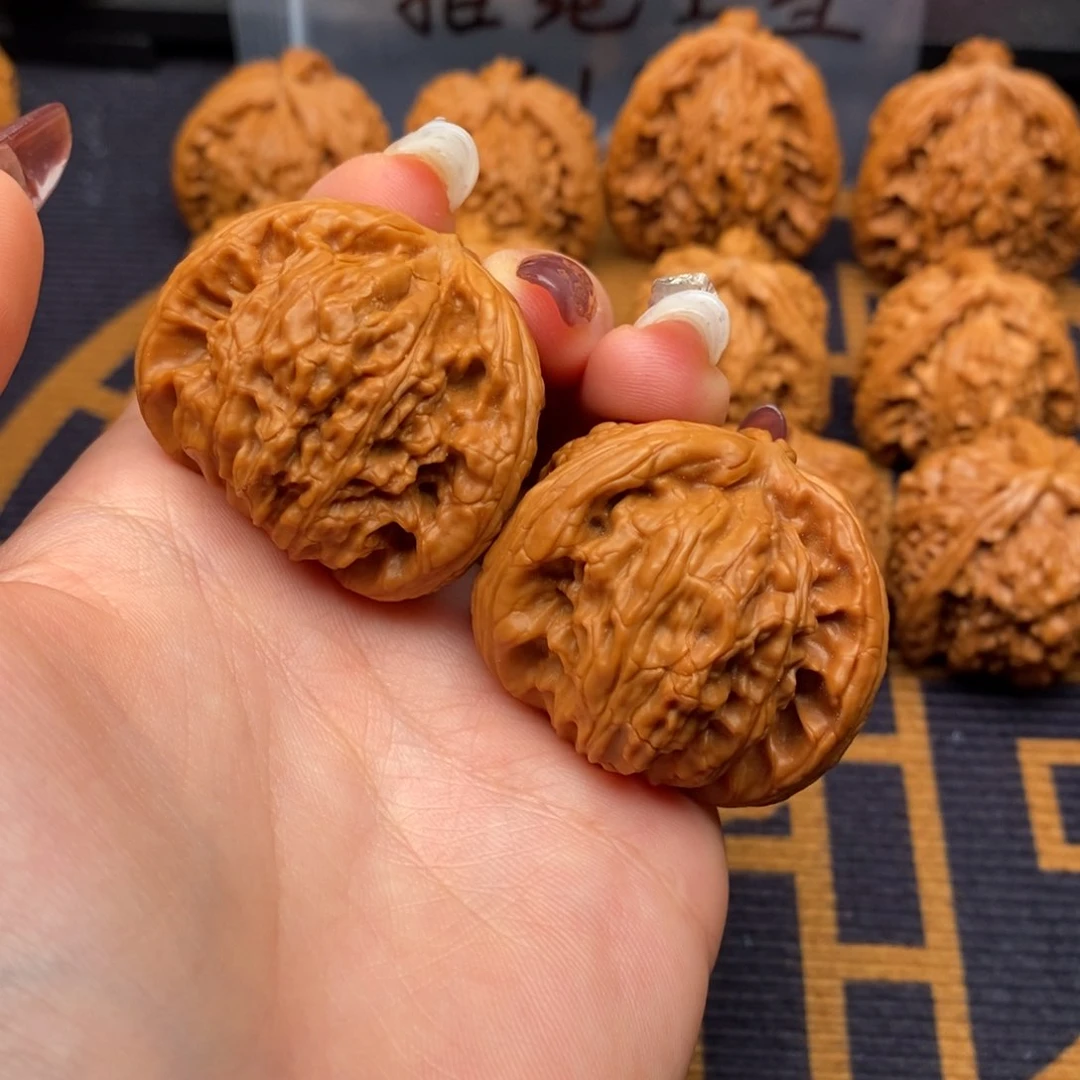 今***世文玩核桃吊坠白狮子