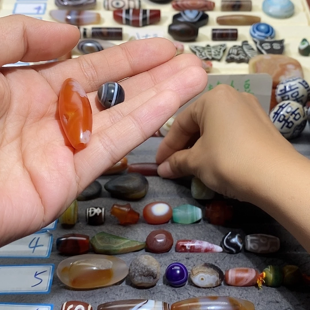 左***叶玛瑙/玉髓合金颈饰