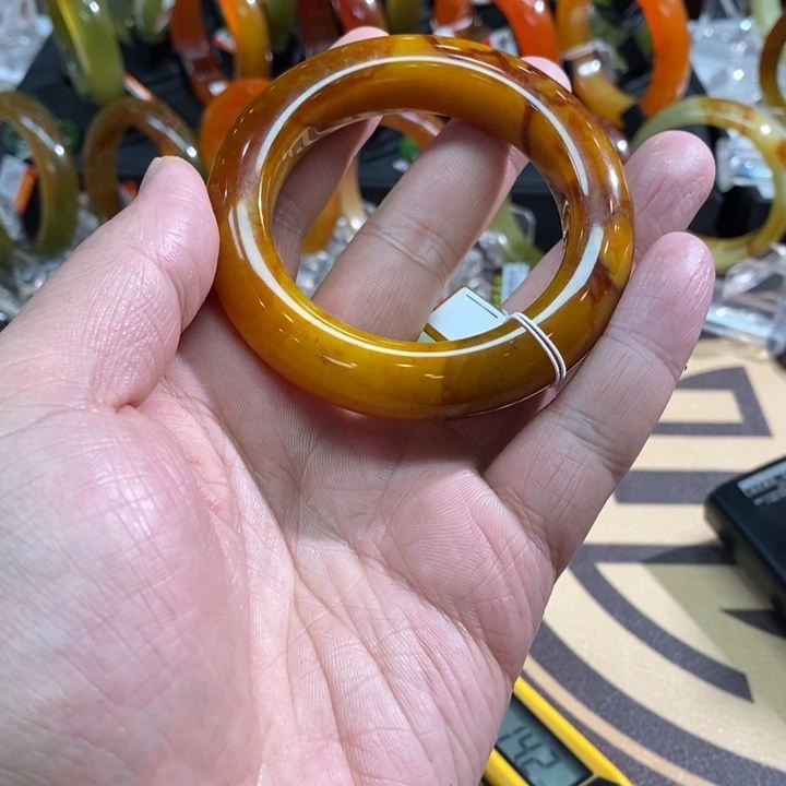 透闪石-蛇纹石玉未镶嵌手镯