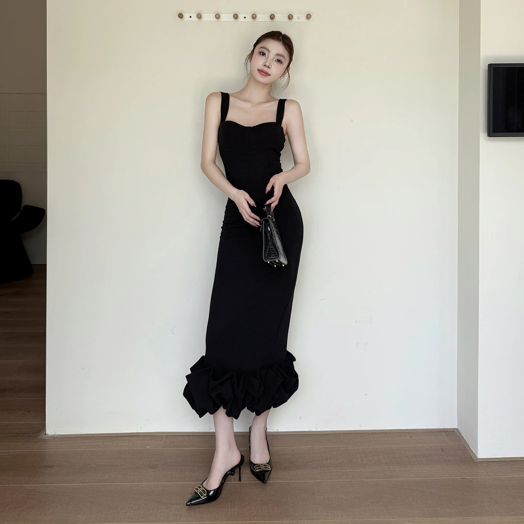小可WIWI法式气质高腰高级性感连衣裙秋季2025新款吊带显瘦鱼尾裙