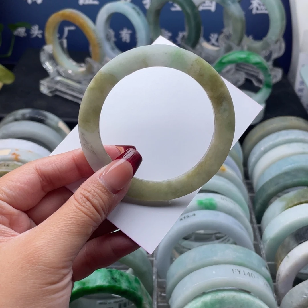 定制翡翠未镶嵌翡翠手镯