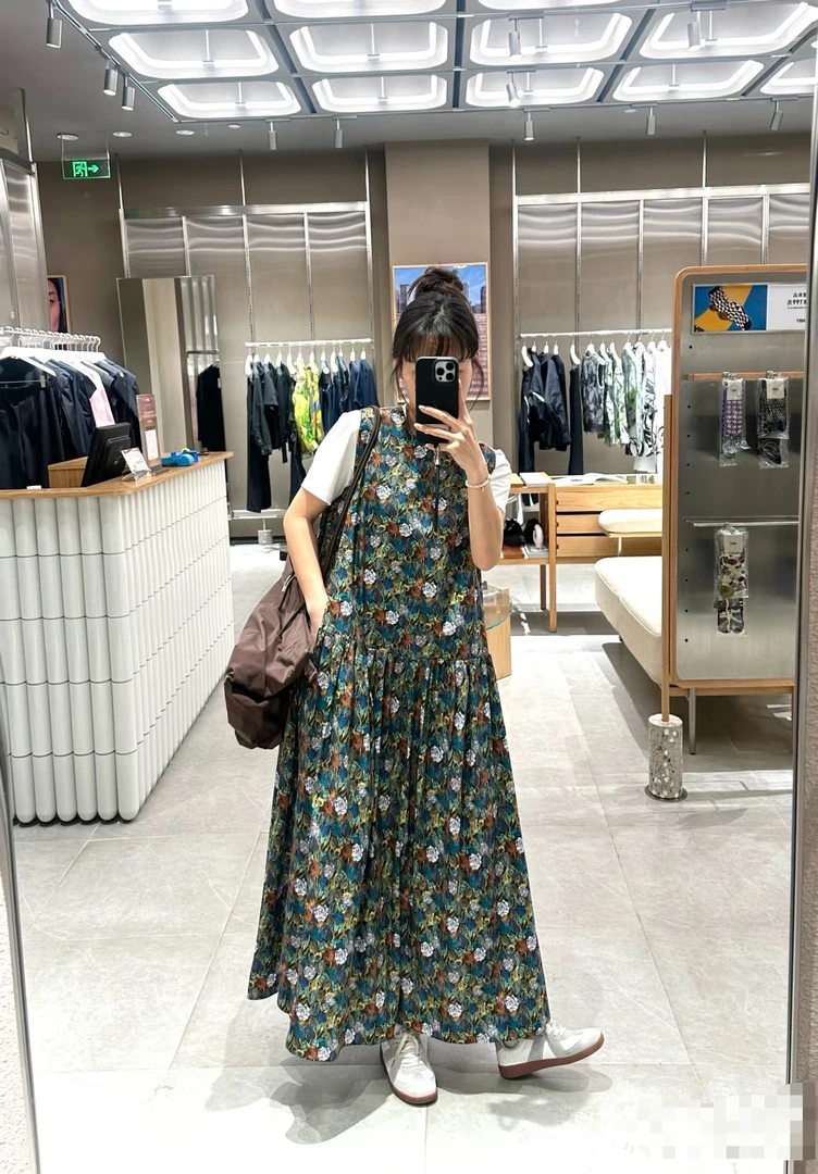 VO20254新款简约无袖圆领碎花A字连衣裙