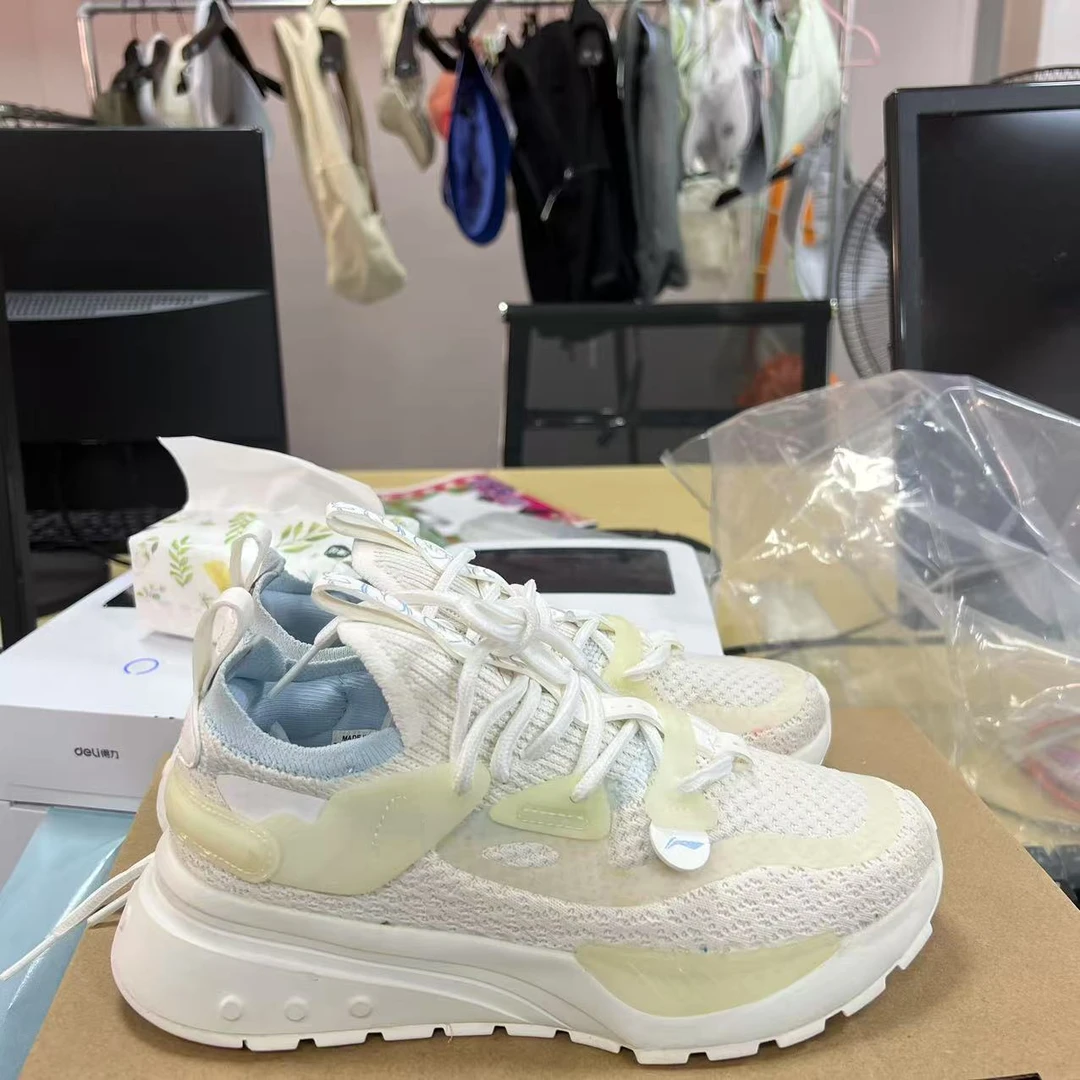 《B品以直播展示为准》（X923李宁女子运动鞋鞋面脏AGLR190-2