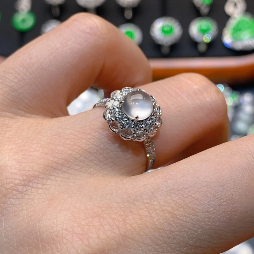 翡翠18K金镶嵌戒指