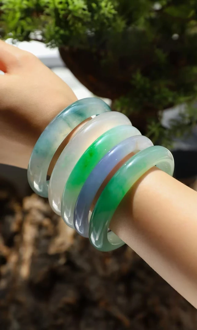 时尚缅风手镯摆件