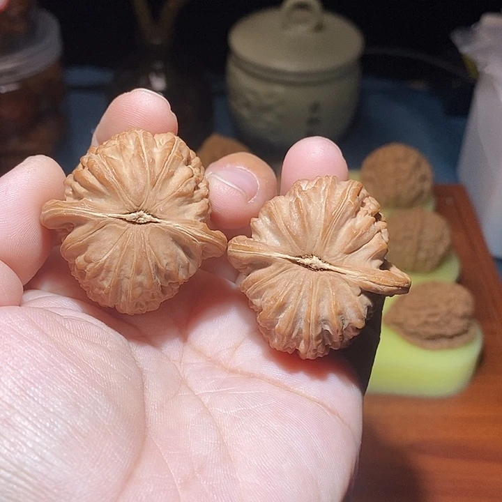 文玩核桃吊坠全品白狮子