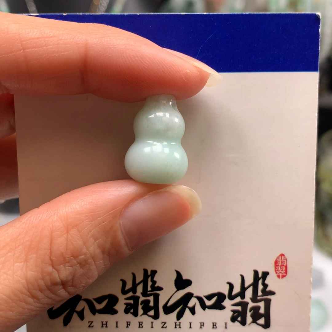 翡翠颈饰未镶嵌白底青小葫芦 福禄双全