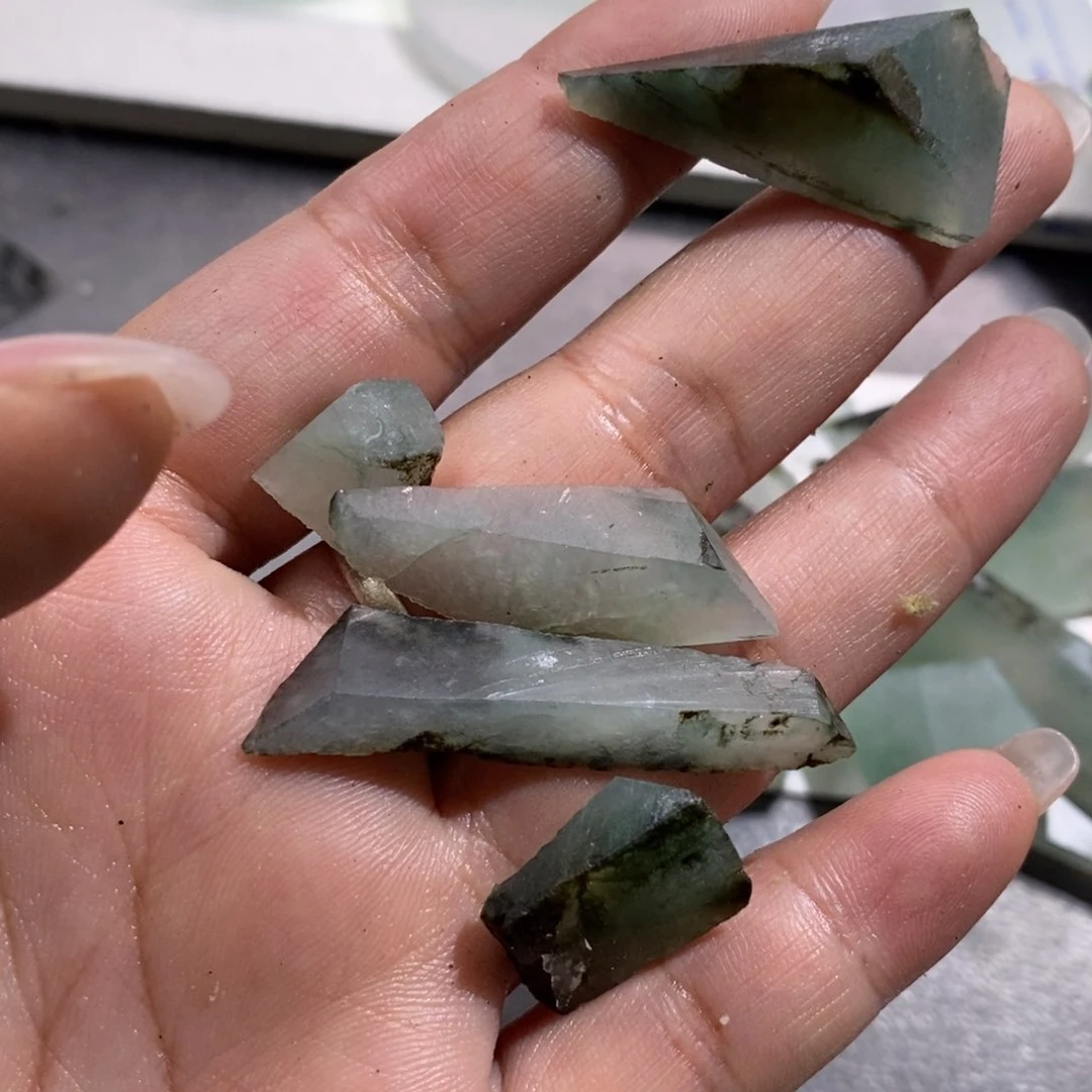 翡翠挂件未镶嵌夏*师