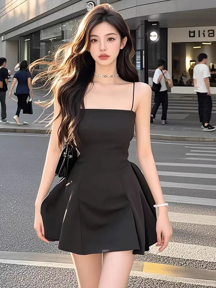 黑色方领吊带抹胸连衣裙女夏季高冷轻奢性感御姐辣妹气质千金短裙