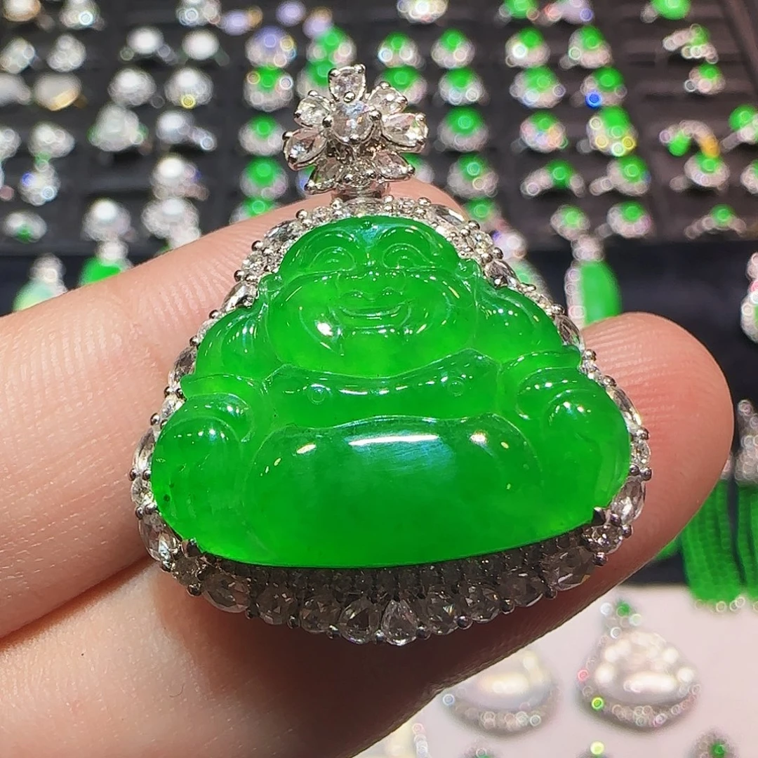 翡翠18K金镶嵌颈饰吊坠