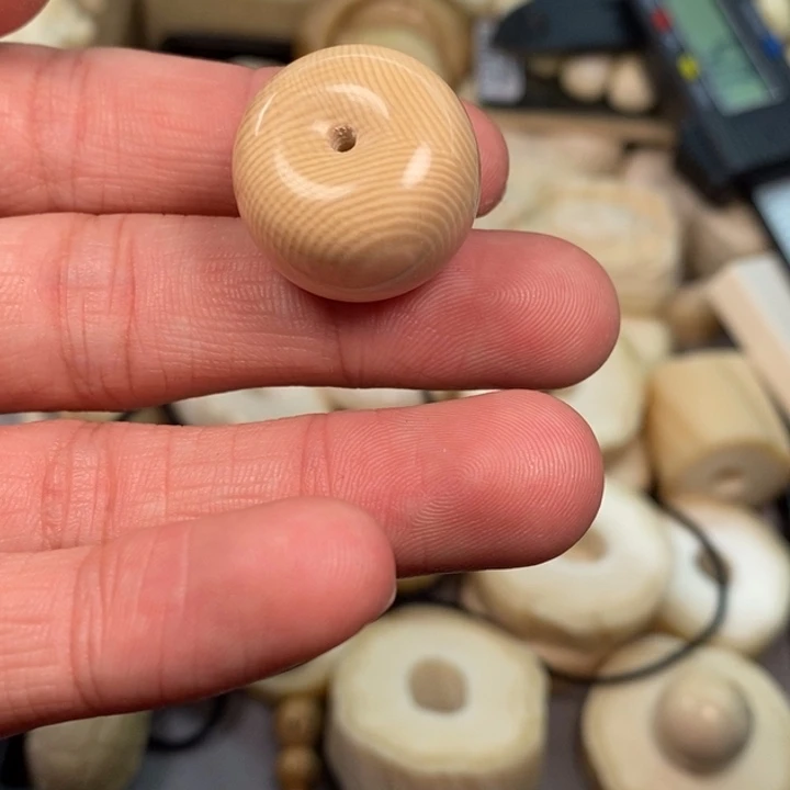 白玉菩提吊坠墩子