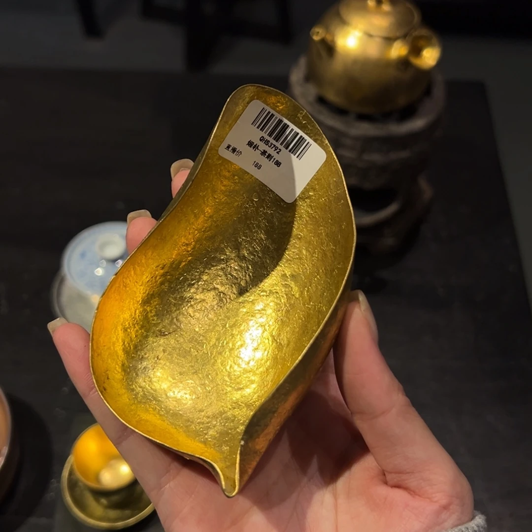 瓷片陶瓷。      陶瓷。