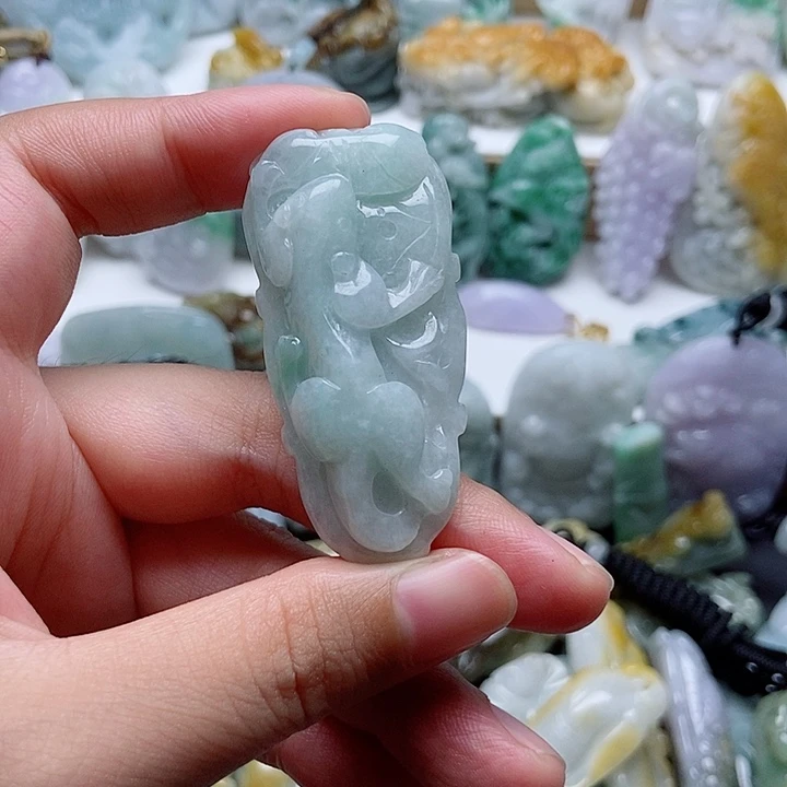 翡翠未镶嵌颈饰翡翠