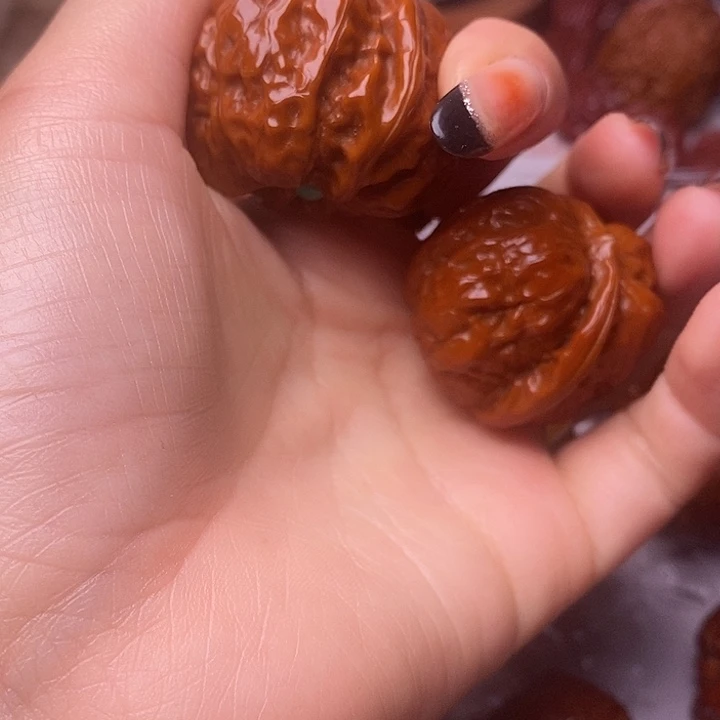 痴***.文玩核桃吊坠文玩核桃文玩核桃