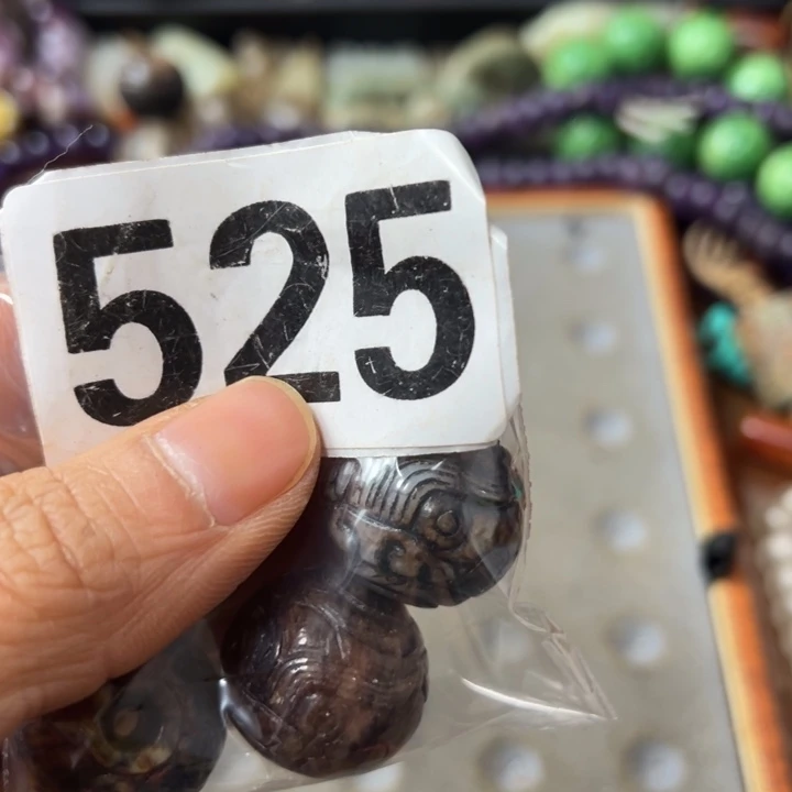 和田玉（糖玉）颈饰未镶嵌甜**?