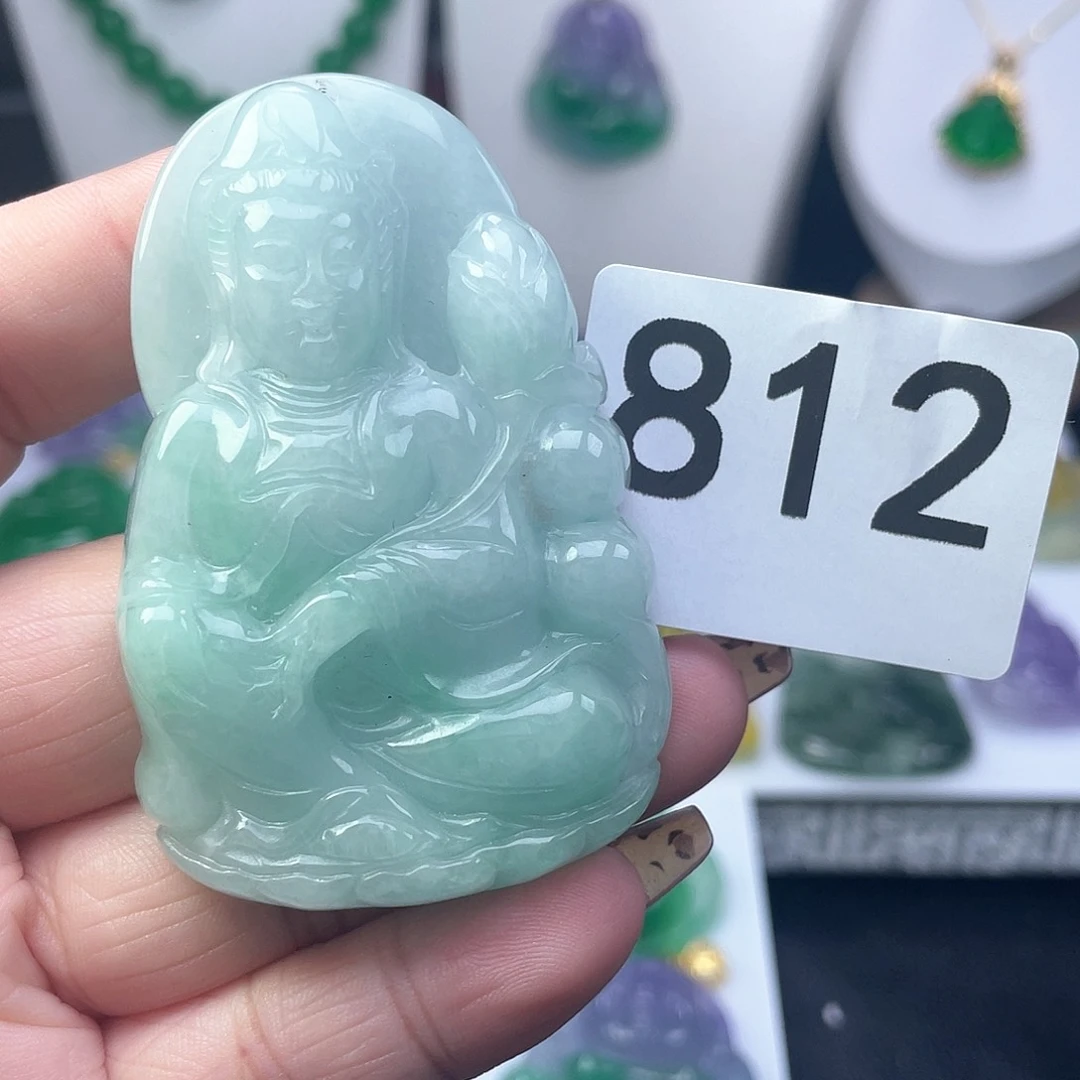 翡翠吊坠(赠链)未镶嵌