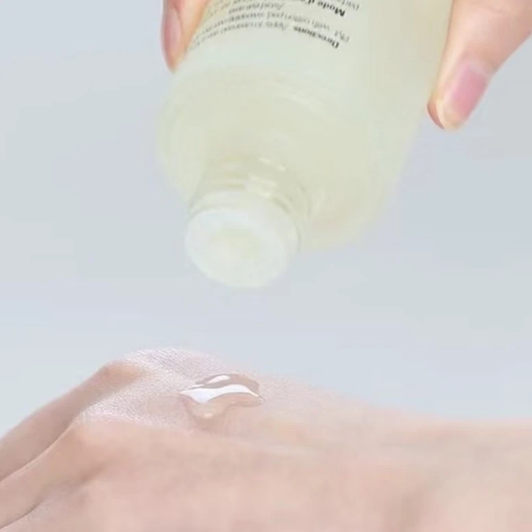 透光平衡精华水