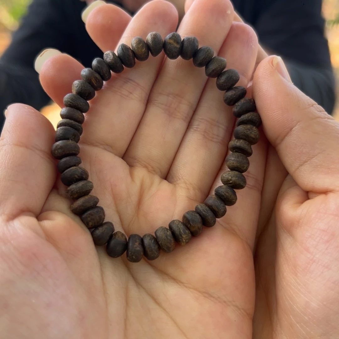 我***萨沉香手串卡7老树丁 全沉水 碎银子6克